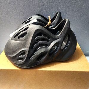 SOLD OUT YEEZY FOAM RUNNER INFANT ONYX